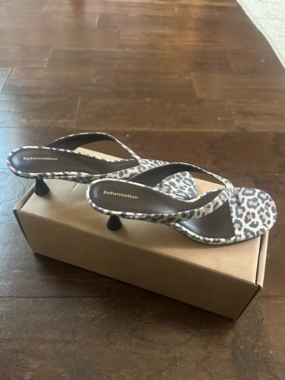 Reformation Sophie  Leopard-Print Suede Sandals 7.5 Brand New - Picture 4 of 14